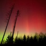 آسمان در آتش نور؛ بهترین تصاویر شفق قطبی شب گذشته آسمان در آتش نور؛ بهترین تصاویر شفق قطبی شب گذشته