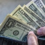 افزایش تاریخی قیمت دلار در بازار امروز/ راه حل کنترل قیمتها چیست؟ افزایش تاریخی قیمت دلار در بازار امروز/ راه حل کنترل قیمتها چیست؟