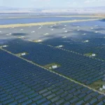 بزرگترین مزرعه خورشیدی چین معجزهای در دل کویر ایجاد میکند بزرگترین مزرعه خورشیدی چین معجزهای در دل کویر ایجاد میکند