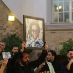 حضور شهاب حسینی، رامبد جوان و بهرام افشاری در مراسم بزرگداشت جواد گنجی که در اعتراضات کشته شد