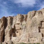 فرو رفتن تاریخ ایران؛ آیا نقش رستم قربانی فرونشست می‌شود؟