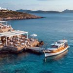 ترند جدید سفر لاکچری در سال ۲۰۲۶؛ لنگر بینداز و نوش‌جان کن!