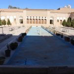 بازدید معاون برنامه و بودجه معاونت ریاست جمهوری از بزرگترین خانه خشتی جهان در رفسنجان