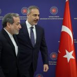 گفت‌وگوی تلفنی عراقچی و وزیر خارجه ترکیه در مورد مذاکرات هسته‌ای