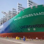 لحظه غرق شدن یک کشتی غول‌پیکر باری با ۲۹۰ کانتینر + فیلم