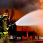 فوری / اولین تصاویر از آتش‌سوزی در پاساژ موبایل در تهران + فیلم