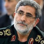 حضور سردار قاآنی و سردار پاکپور در راهپیمایی / بازار سلفی با مردم داغ شد