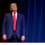 واکنش تهدیدآمیز مارک لوین به تصویر اعدام ترامپ در راهپیمایی تهران + عکس