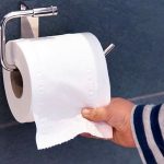 چگونه نفخ و یبوست را سریع درمان کنیم؟ / ۴ راه حل فوری که باید بدانید