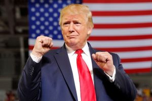 ترامپ در پایگاه نظامی «فورت برگ» رقص مشهورش را اجرا کرد+ فیلم ترامپ در پایگاه نظامی «فورت برگ» رقص مشهورش را اجرا کرد+ فیلم