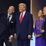 ذوق‌زدگی رئیس فیفا بخاطر یک کلاه + فیلم