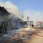 آتشسوزی گسترده یک گاراژ چوببری در بزرگراه آزادگان/ ماجرا چه بود؟ آتشسوزی گسترده یک گاراژ چوببری در بزرگراه آزادگان/ ماجرا چه بود؟