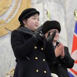 همه چیز درباره کیم جو آئه؛ دختر مرموز رهبر کره شمالی چند سال دارد؟ همه چیز درباره کیم جو آئه؛ دختر مرموز رهبر کره شمالی چند سال دارد؟