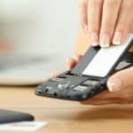 5 گوشی اندرویدی جدید که در سال 2026 هنوز باتری جداشدنی دارند