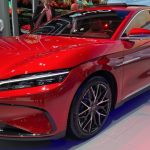 خودروی وارداتی ۲۰ هزار دلاری را در ایران با قیمت ۷ میلیارد تومان می‌فروشند!